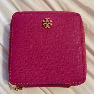 NWT Tory Burch Emerson Jewelry Case in Crazy Pink